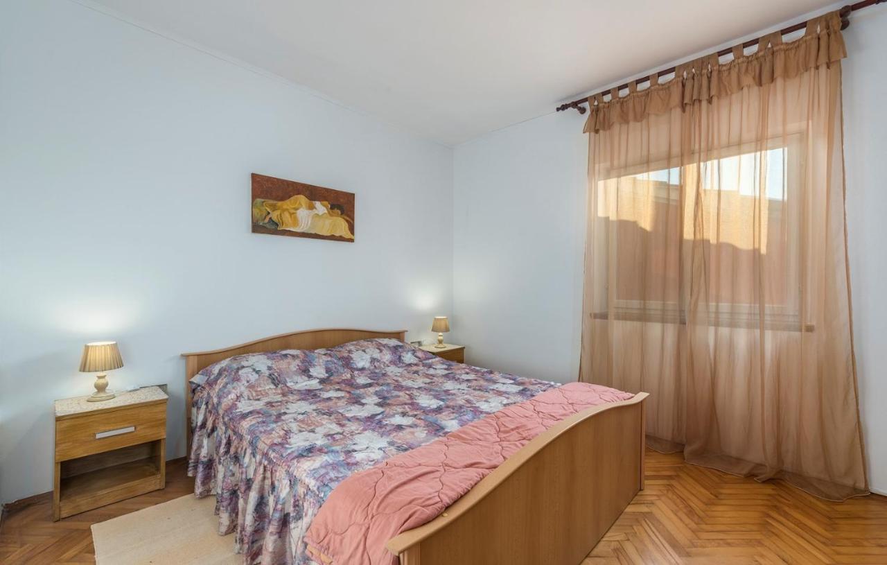 Sveti Lovreč Pazenatički Ferienhaus Zora With Whirlpool מראה חיצוני תמונה