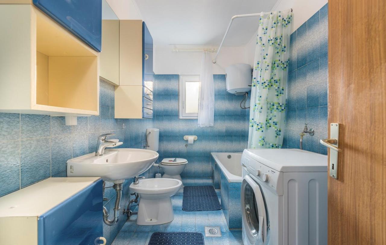 Sveti Lovreč Pazenatički Ferienhaus Zora With Whirlpool מראה חיצוני תמונה
