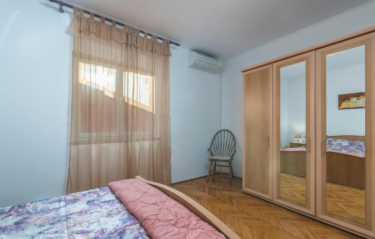Sveti Lovreč Pazenatički Ferienhaus Zora With Whirlpool מראה חיצוני תמונה